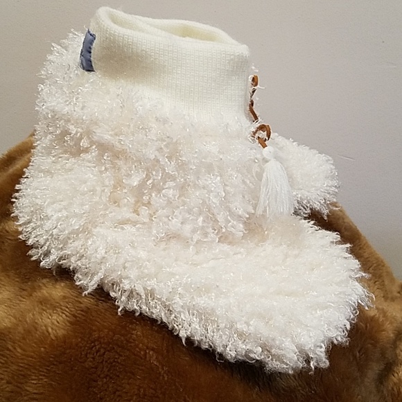 Jane and Bleecker Shoes - Jane and Bleecker | Fuzzy House Boot Slippers S/M